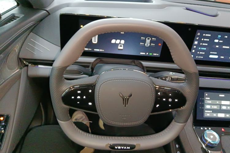 Used VOYAH PASSION 2024 PHEV Four-Wheel Drive Ultra-Long Range Flagship Model