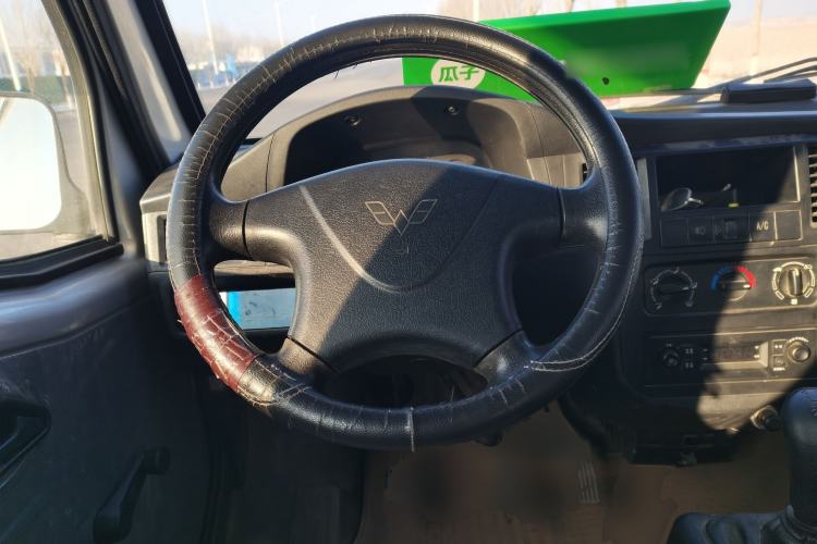 Used Wuling Zhiguang 2015 1.2L Practical LS-I Model