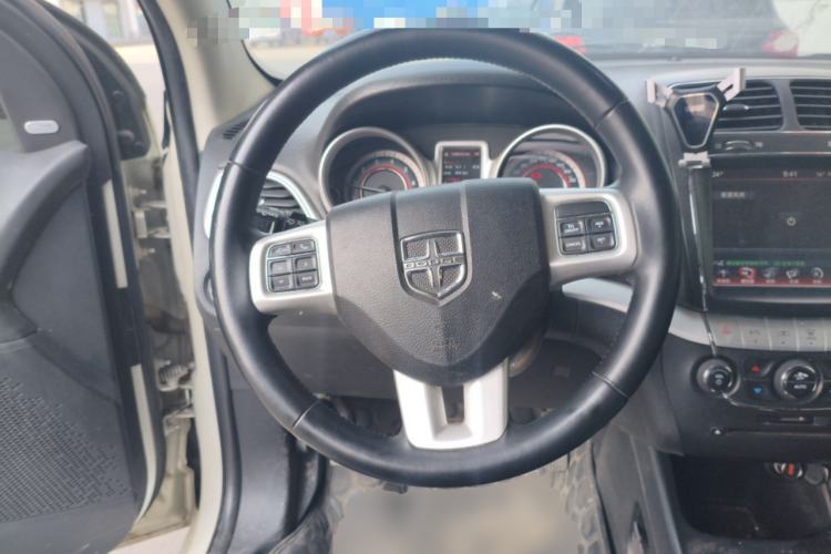 Used Dodge Journey 2013 2.4L Two-Wheel Drive Luxury Version