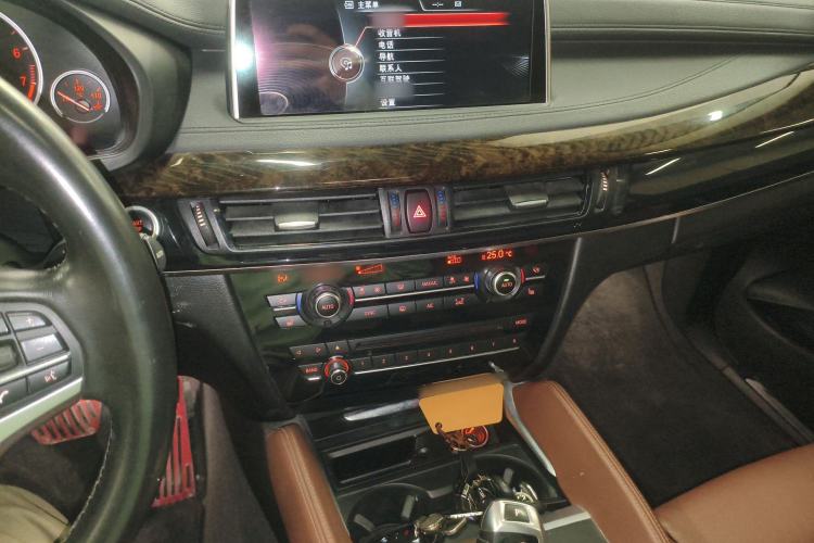 Used BMW X6 2015 xDrive28i Audio And AC Panel
