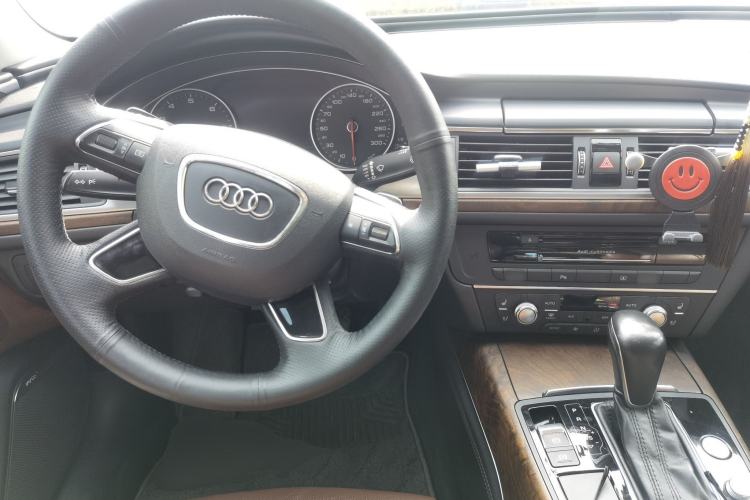 Used Audi A6L 2018 30th Anniversary Edition 45 TFSI quattro Luxury Model
