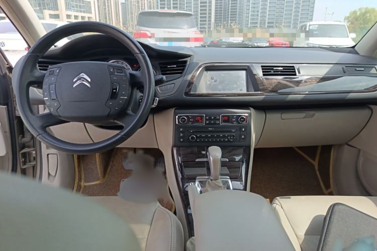 Used Citroen C5 2013 2.0L Automatic Luxury Model Interior 2