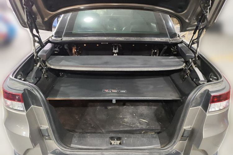 Used Renault Megane 2011 CC 2.0 Fashion Navigation Edition Trunk