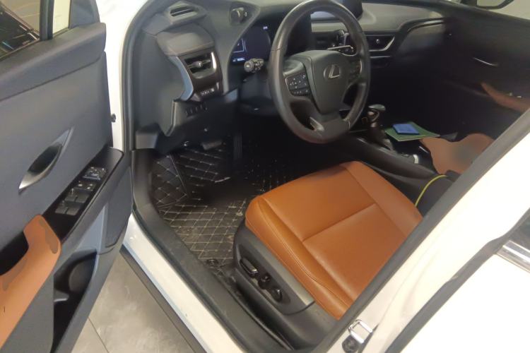 Used Lexus UX 2020 260h Explore & Adventure Edition