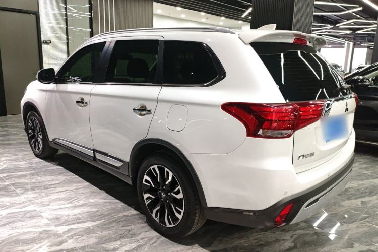 Used Mitsubishi Outlander 2021 2.4L 4x4 Comfort Edition 5 Seats Rear Left 45 Deg