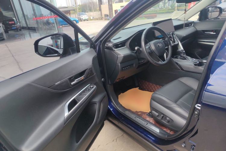 Used Toyota Harrier 2022 2.0L CVT Two-Wheel Drive Deluxe Edition
