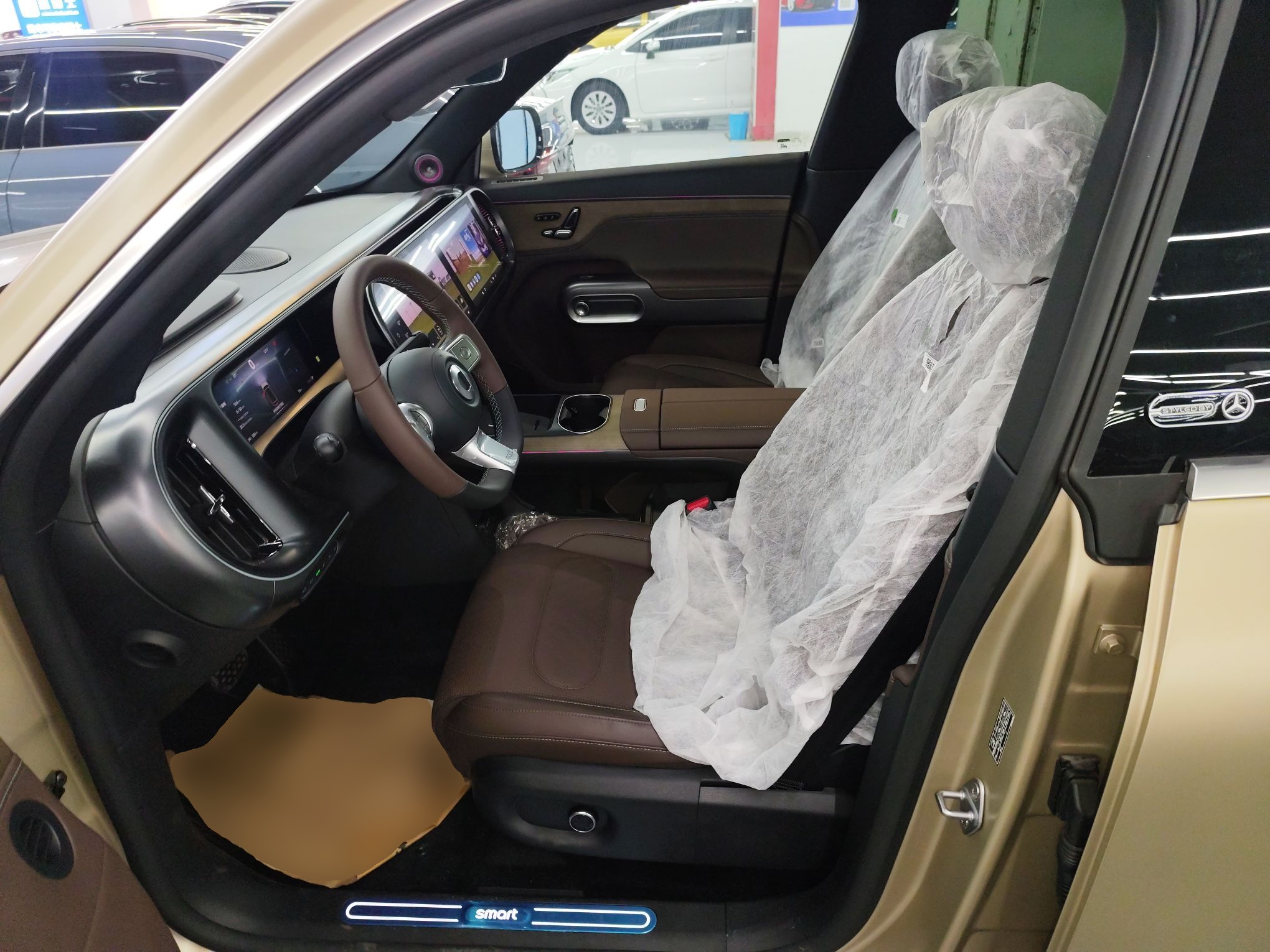 المقاعد الأمامية داخل السيارة