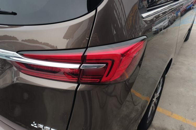 Used Buick GL8 2023 Land Executive Class Deluxe Model