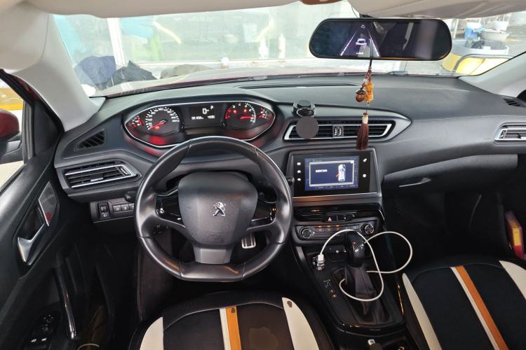 Used Peugeot 308 2016 1.6L Automatic Fashion Edition Center Console