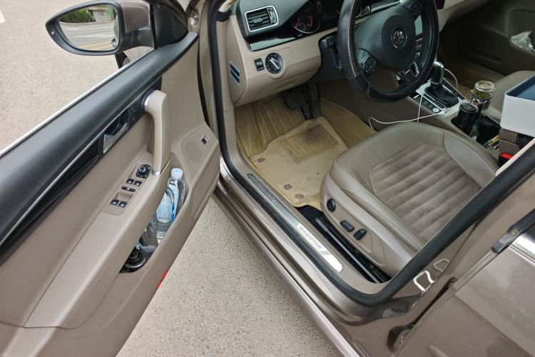 Used Volkswagen Magotan 2015 Facelift 1.8TSI Luxury Model Driver Seat