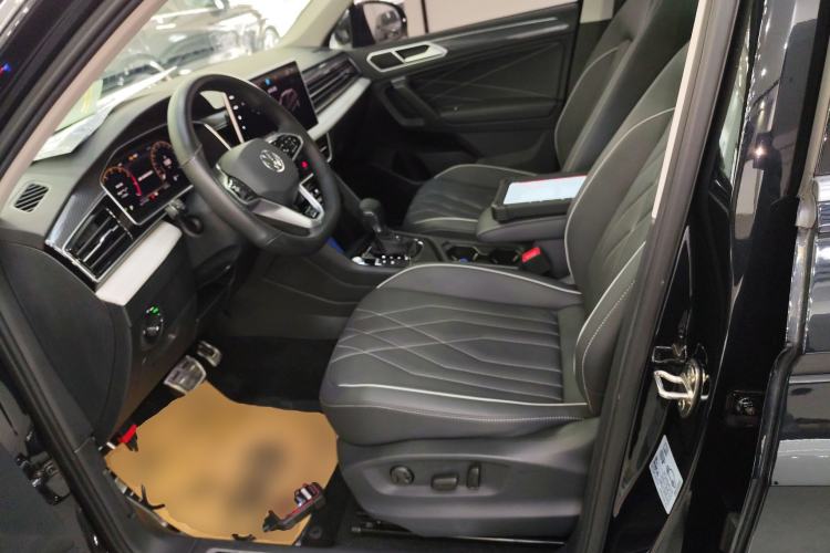 Used Volkswagen Tiguan L 2023 Restyled 330TSI Automatic Two-Wheel Drive R-Line Enhanced Comfort Version