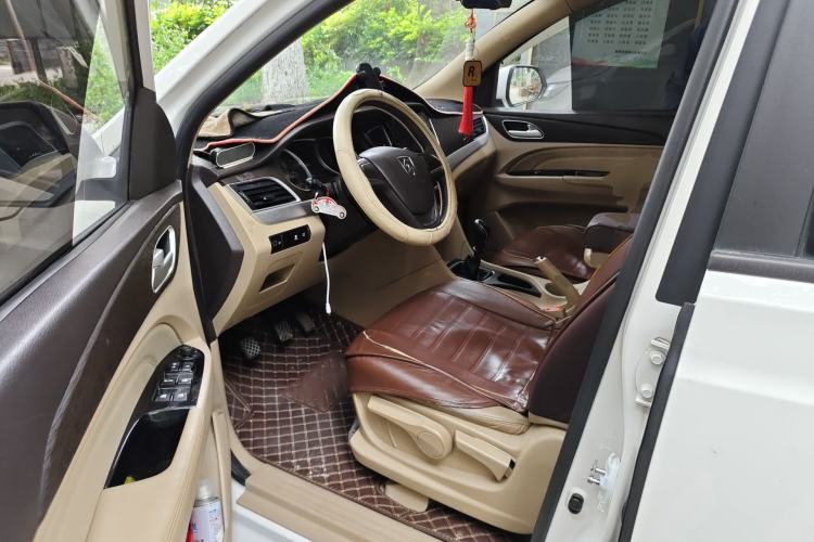 Used Baojun 730 2019 1.5L Manual Value Edition 7 Seats China VI Emission Standard