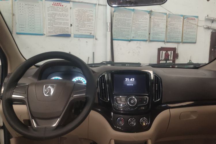 Used Baojun 730 2014 1.5L manual Comfort ESP version 7 seats