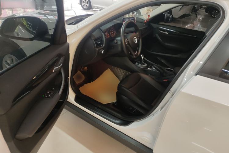 Used BMW X1 2015 sDrive18i Fashion Upgrade Edition Driver Seat