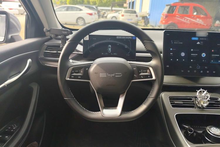 Used BYD Destroyer 05 2024 HONOR Edition DM-i 55KM Luxury Model Steering Wheel