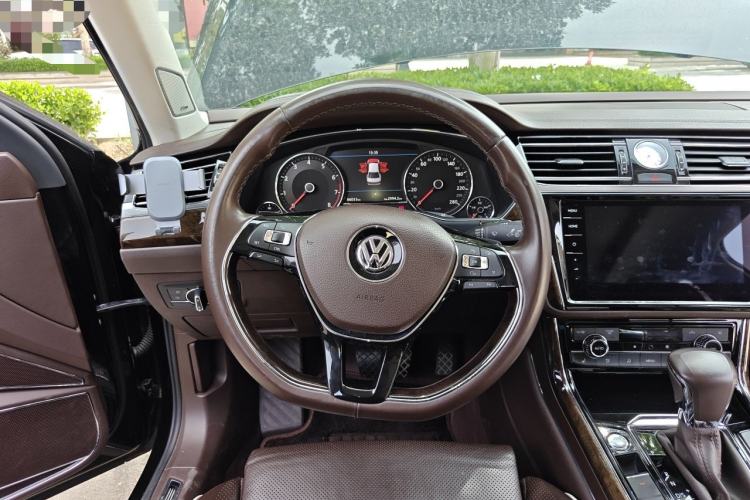 Used Volkswagen Phideon 2018 Revised Version 380TSI Two-Wheel-Drive Flagship Edition