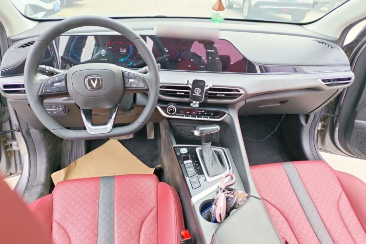 Used CHANGAN Eado 2021 PLUS Blue Whale NE 1.4T GDI DCT Prestige Model Center Console