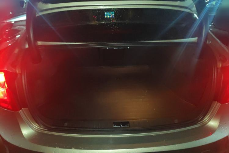 Used Volvo S60 2015 S60L 2.0T Zhiyuan Edition Trunk