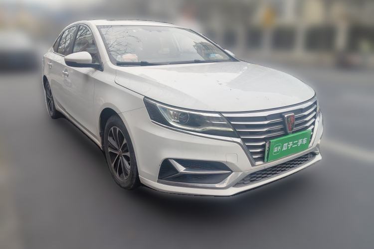 Used Roewe i6 New Energy 2019 PLUS 50T 4G Connected Glory Luxury Edition Front Right 45 Deg