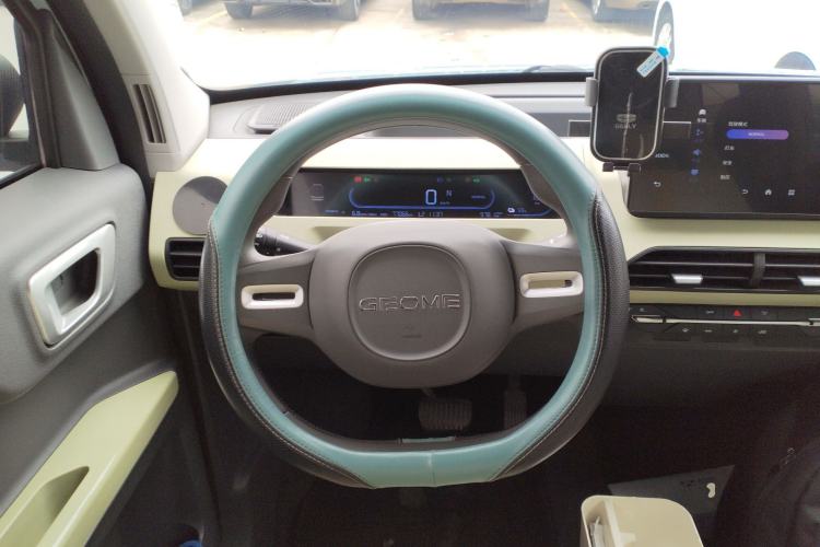 Used Geely Galaxy Panda 2024 Panda Mini 200km Endurance Bear
