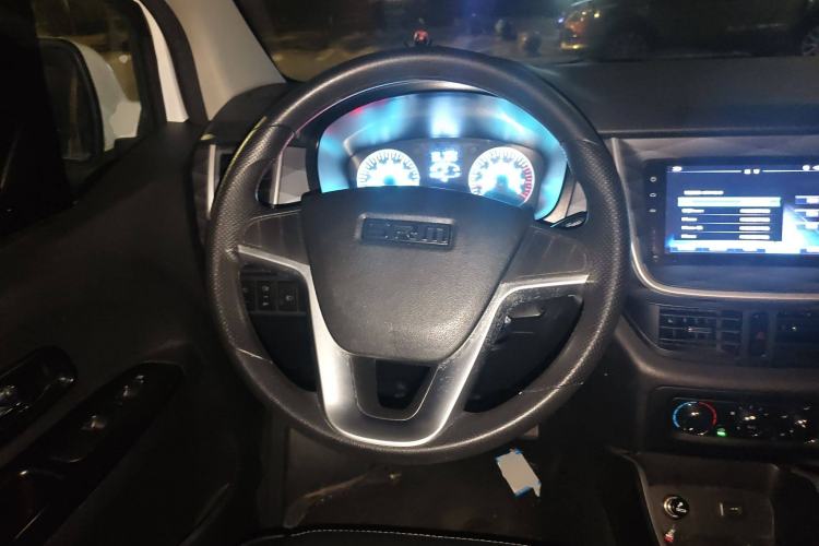 Used Jinbei Gold Hiace M Classic 2023 1.5L Travel Lion Passenger Vehicle 5/6/7 Seats
