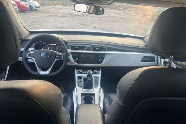 Used Geely Auto Emgrand X7 Sport 2018 2.0L Manual Two-Wheel Drive Zhiya Version
