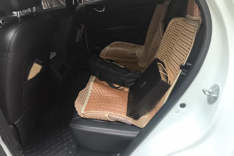 Used Dongfeng Fengon 500 2021 1.5L CVT Enjoyment Version Interior 4