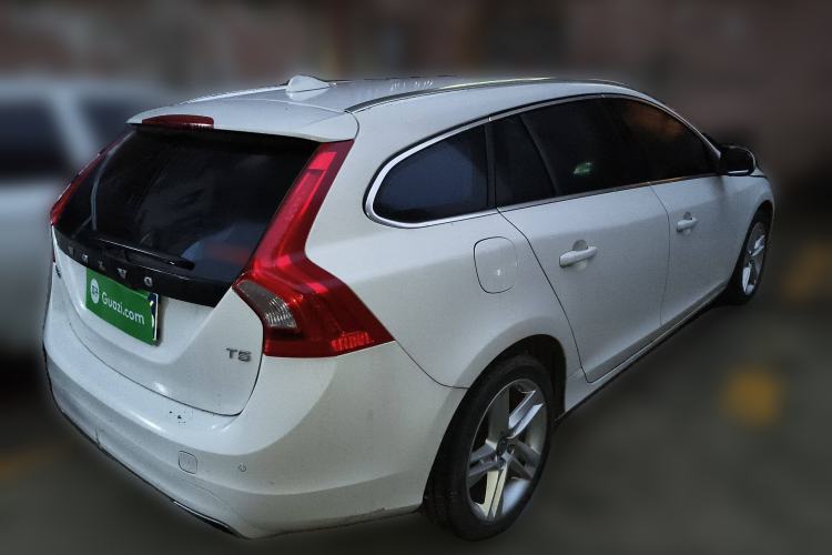 Used Volvo V60 2015 T5 Zhiya Edition