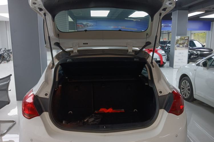 Used Buick GT 2014 XT 1.6L Automatic Fashion Edition Trunk