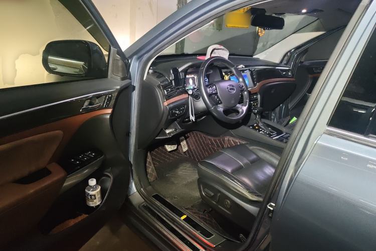 Used GAC Trumpchi GS8 2017 320T Two-Wheel Drive Luxury Smart Connectivity Version (7 Seats)