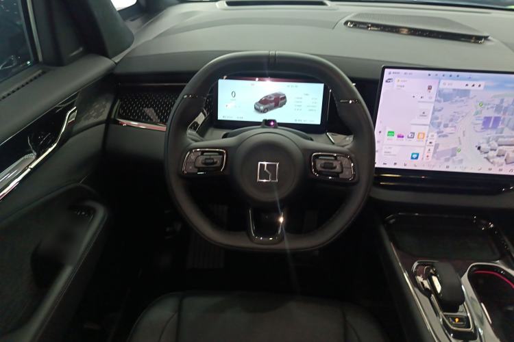 Used Zeekr 009 2024 7-Seater Aisle Version 108 kWh
