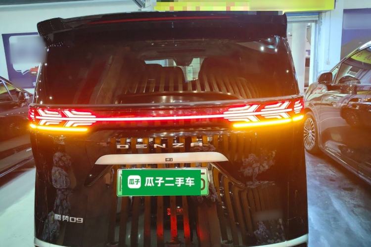 Used Denza D9 2024 DM-i 980 Four-Wheel Drive Prestige Model
