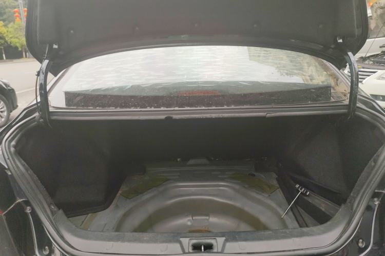 Used Zotye Z300 2014 1.5L Urban Edition Manual Luxury Model Trunk