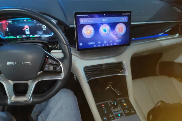 Used BYD Song PLUS New Energy 2023 Champion Edition DM-i 150KM Flagship PLUS Center Console