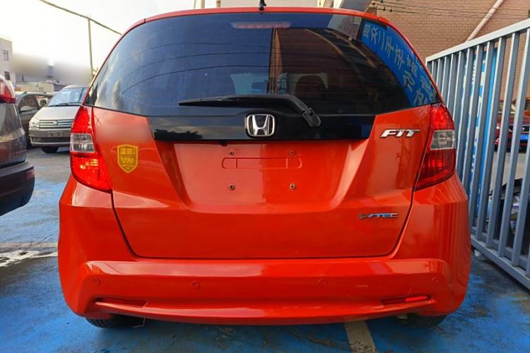 Used Honda Fit 2011 1.3L automatic comfort version
