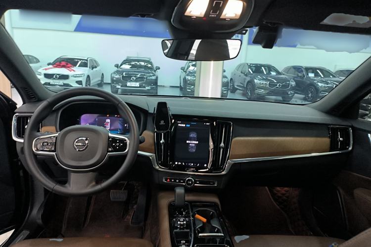Used Volvo S90 New Energy 2024 Plug-in Hybrid Four-Wheel Drive Long-Range Zhiyi Luxury Edition Center Console