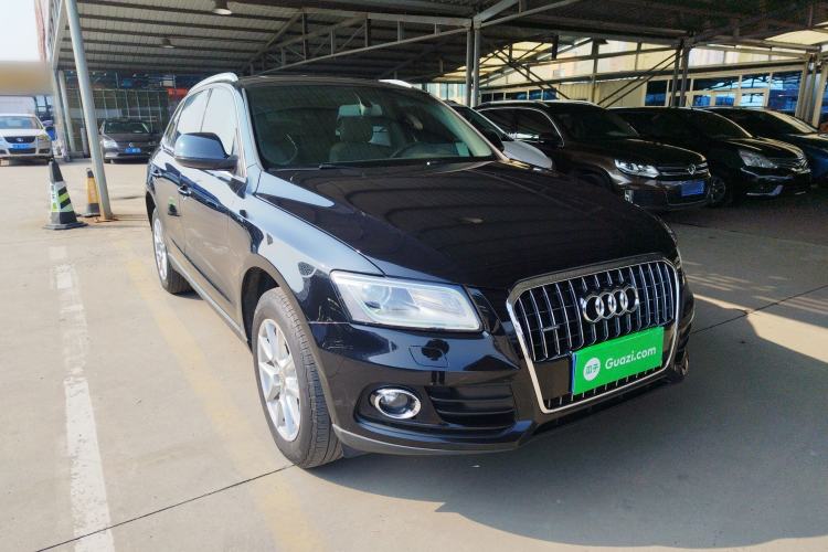 Used Audi Q5 2015 40 TFSI Trendy Edition Front Right 45 Deg