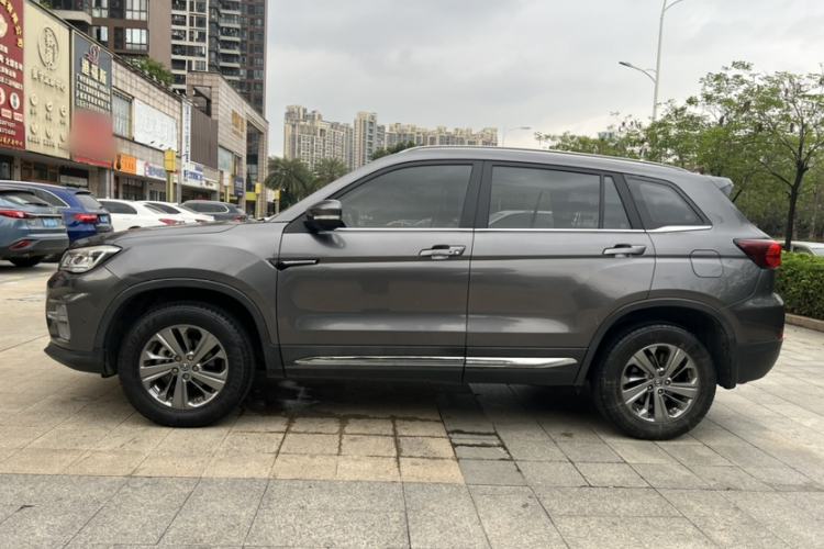 Used CHANGAN CS75 2020 280T DCT Luxury Model China VI Standard Exterior 6