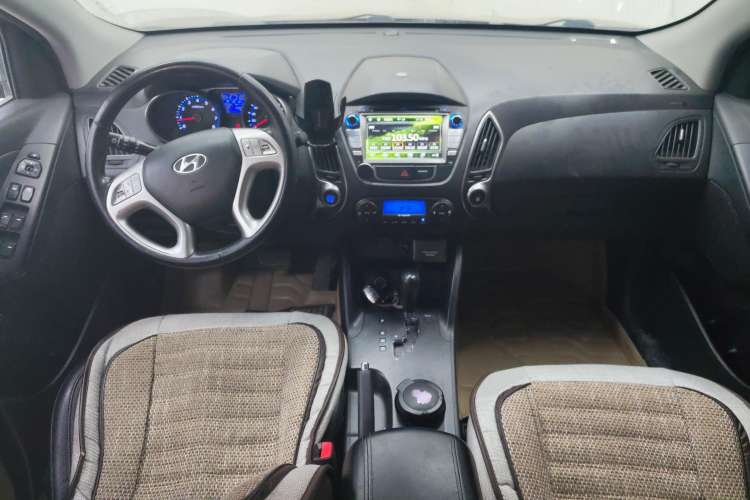 Used Hyundai ix35 2013 2.0L Automatic Two-Wheel Drive Smart GLS China IV Standard
