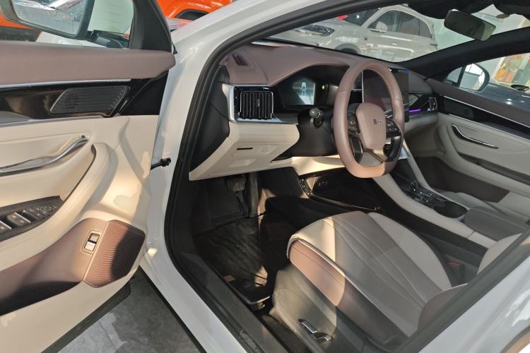 Used BYD Song PLUS New Energy 2025 DM-i Smart Drive 112KM Prestige Model
