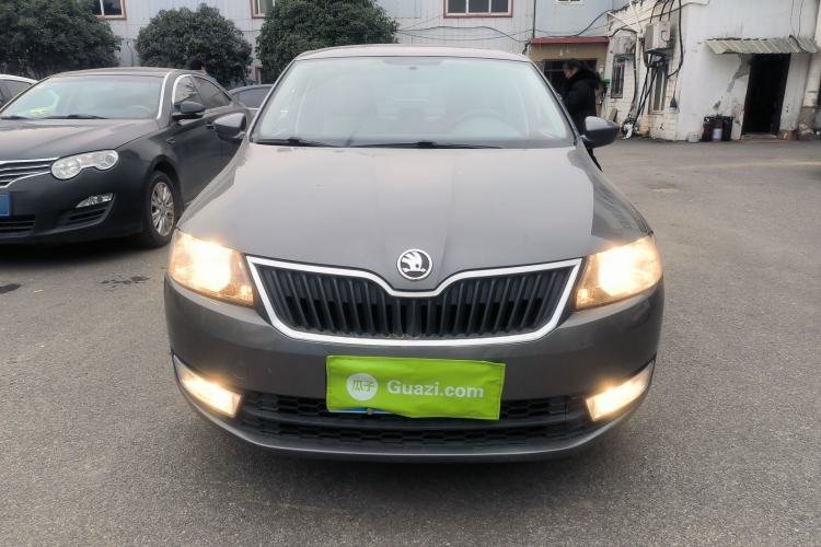 Used Skoda Rapid 2015 1.6L Automatic Smart Selection Model