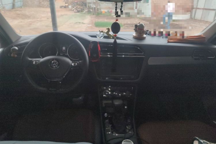 Used Volkswagen Tiguan L 2020 330TSI Automatic Two-Wheel Drive Smart Luxury Edition China VI Standard Center Console