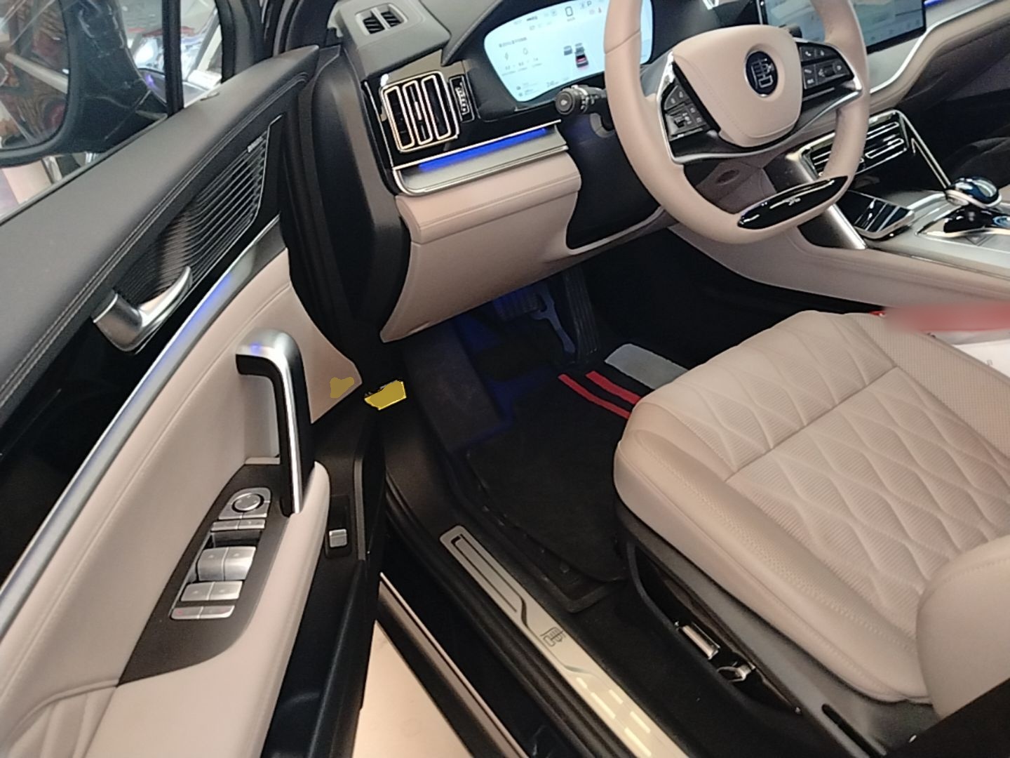 BYD Tang New Energy 2025 DM-i 115KM Prestige Model - Executive — снимка 18