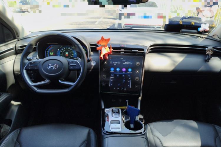 Used Hyundai Tucson 2021 Tucson L 1.5T DCT GLX Elite Edition Center Console