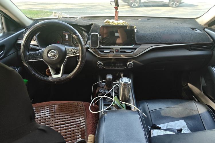 Used Nissan Teana 2021 2.0L XL Comfort Edition Center Console