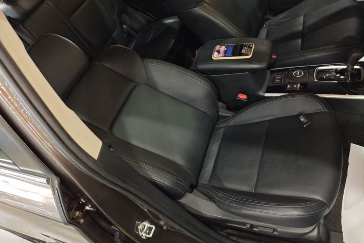 Used Mitsubishi Outlander 2019 2.4L 4x4 Zhi Xiang Edition 7 Seats China VI Standard
