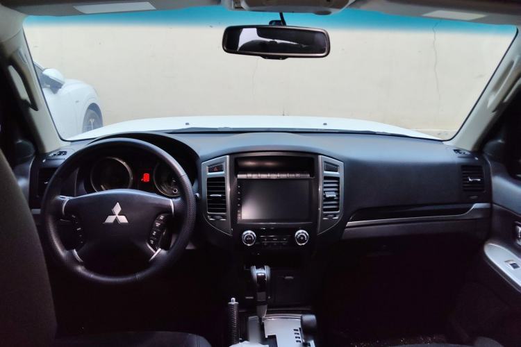 Used Mitsubishi Pajero 2018 3.0L Automatic Comfort Edition
