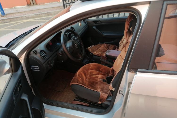 Used Volkswagen Jetta 2013 1.6L Manual Fashion Edition