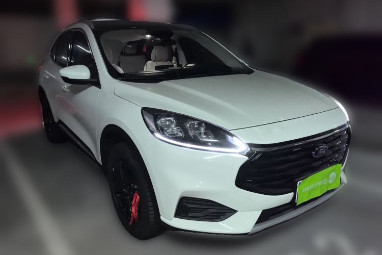 Used Ford Escape 2024 EcoBoost 245 Two-Wheel-Drive Titanium Edition Front Right 45 Deg