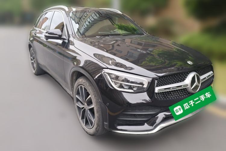 Used Mercedes-Benz GLC 2020 Facelift GLC 260 L 4MATIC Luxury Edition Front Right 45 Deg